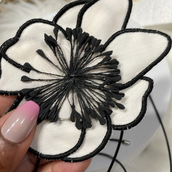Zara White And Black Fabric Flower Wrap Necklace - Picture 8 of 16